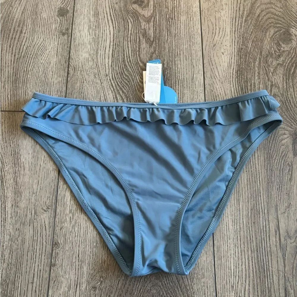 Cupshe bikini bottom perfect to take on vacation